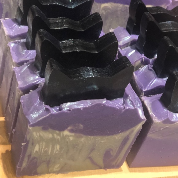 🧼Salem artisan seasonal soap snow witch scent🧼 - Picture 5 of 11